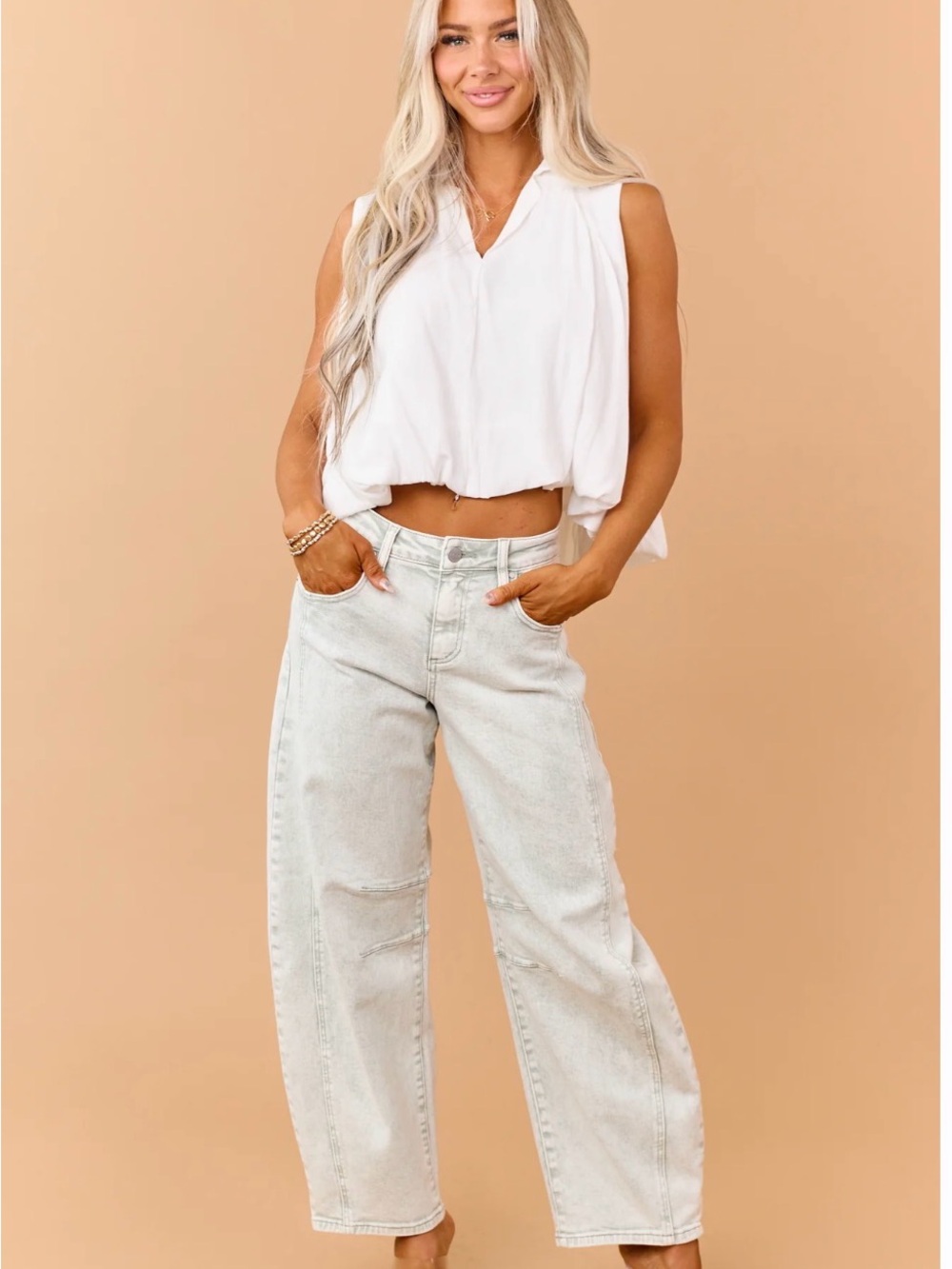 Light Wash Barrel  Jeans — Relaxed High-Waist Style